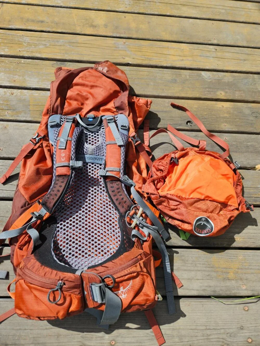 Osprey Atmos 65 AG Backpacking Hiking Backpack Camping pack orange small